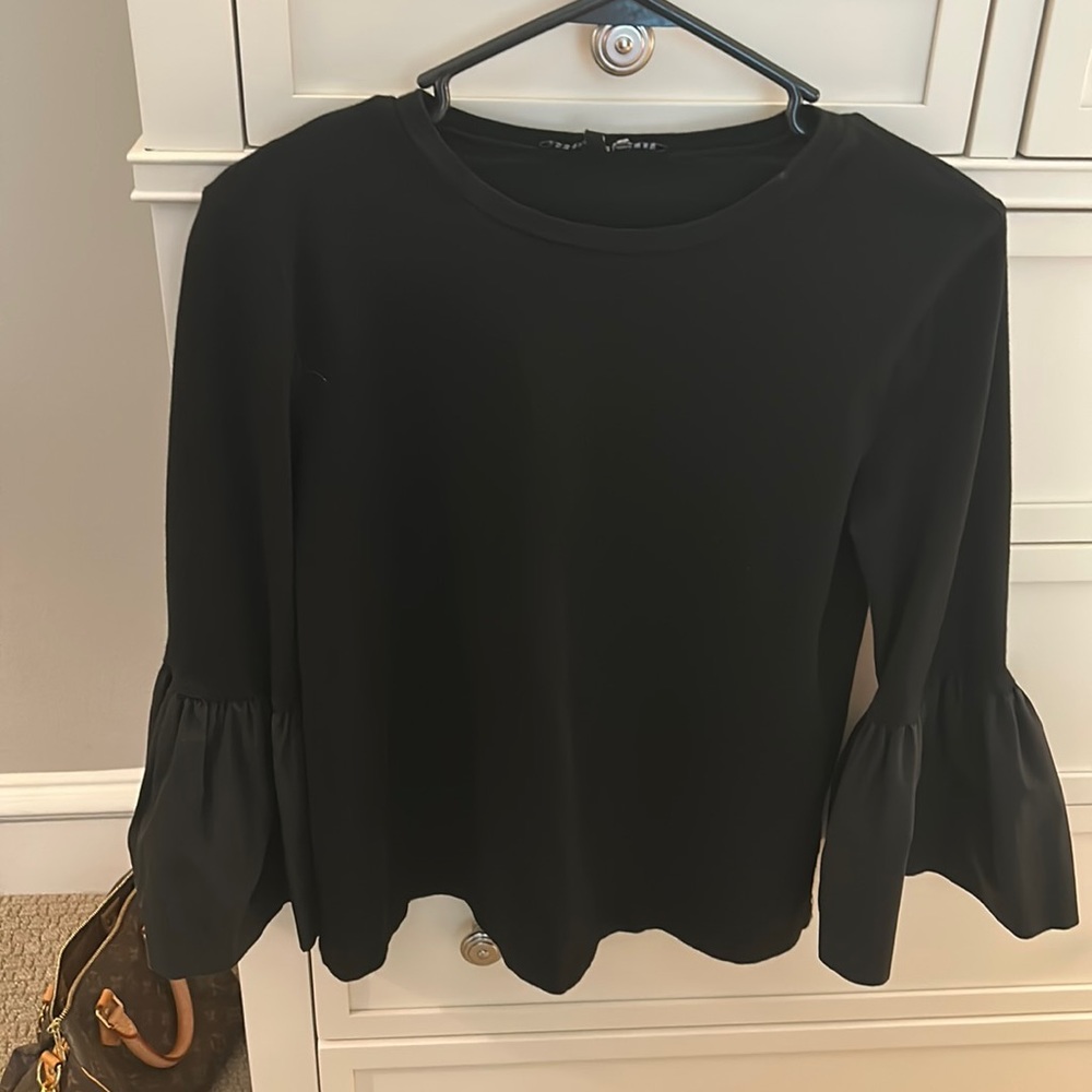 Tuckernuck English factory bell sleeve cotton top